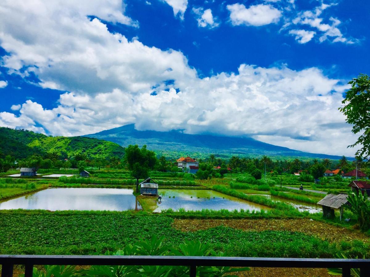D'Uma Amed Homestay Buitenkant foto