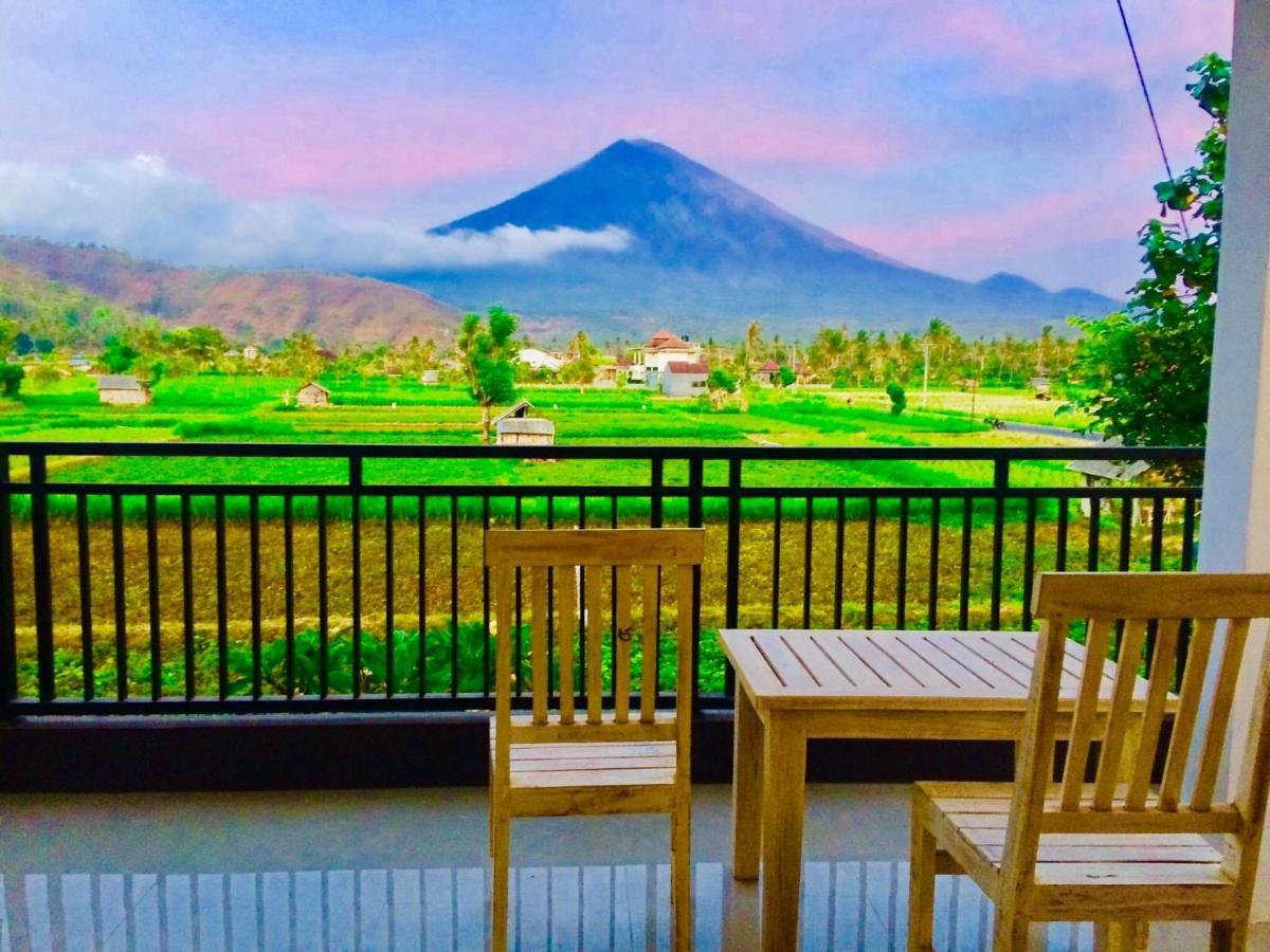 D'Uma Amed Homestay Buitenkant foto