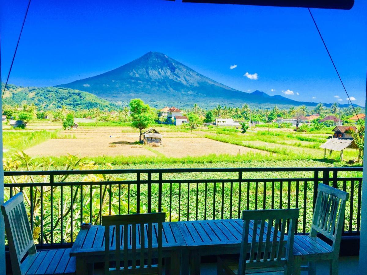 D'Uma Amed Homestay Buitenkant foto