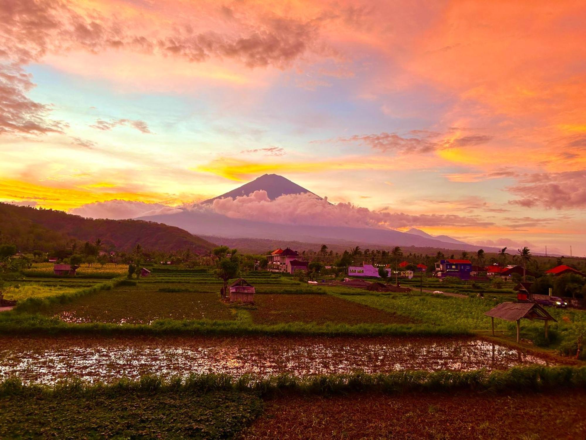 D'Uma Amed Homestay Buitenkant foto