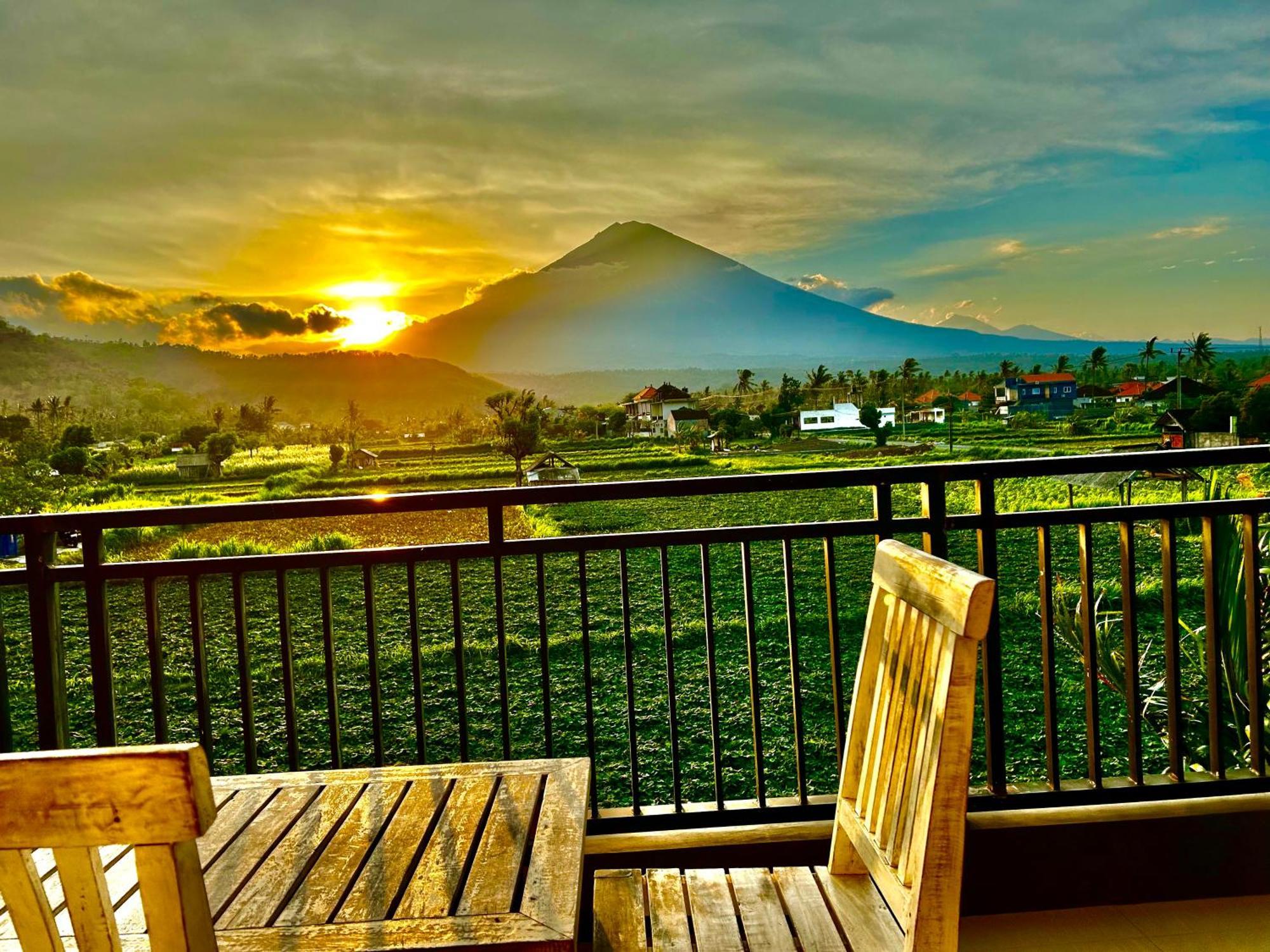 D'Uma Amed Homestay Buitenkant foto