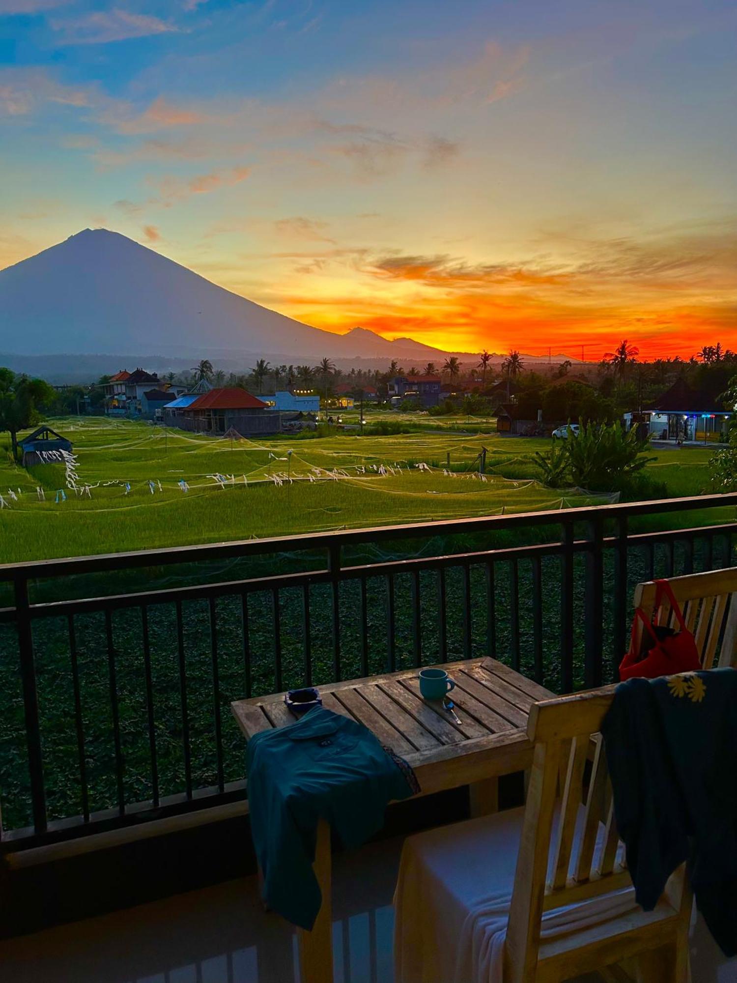 D'Uma Amed Homestay Buitenkant foto
