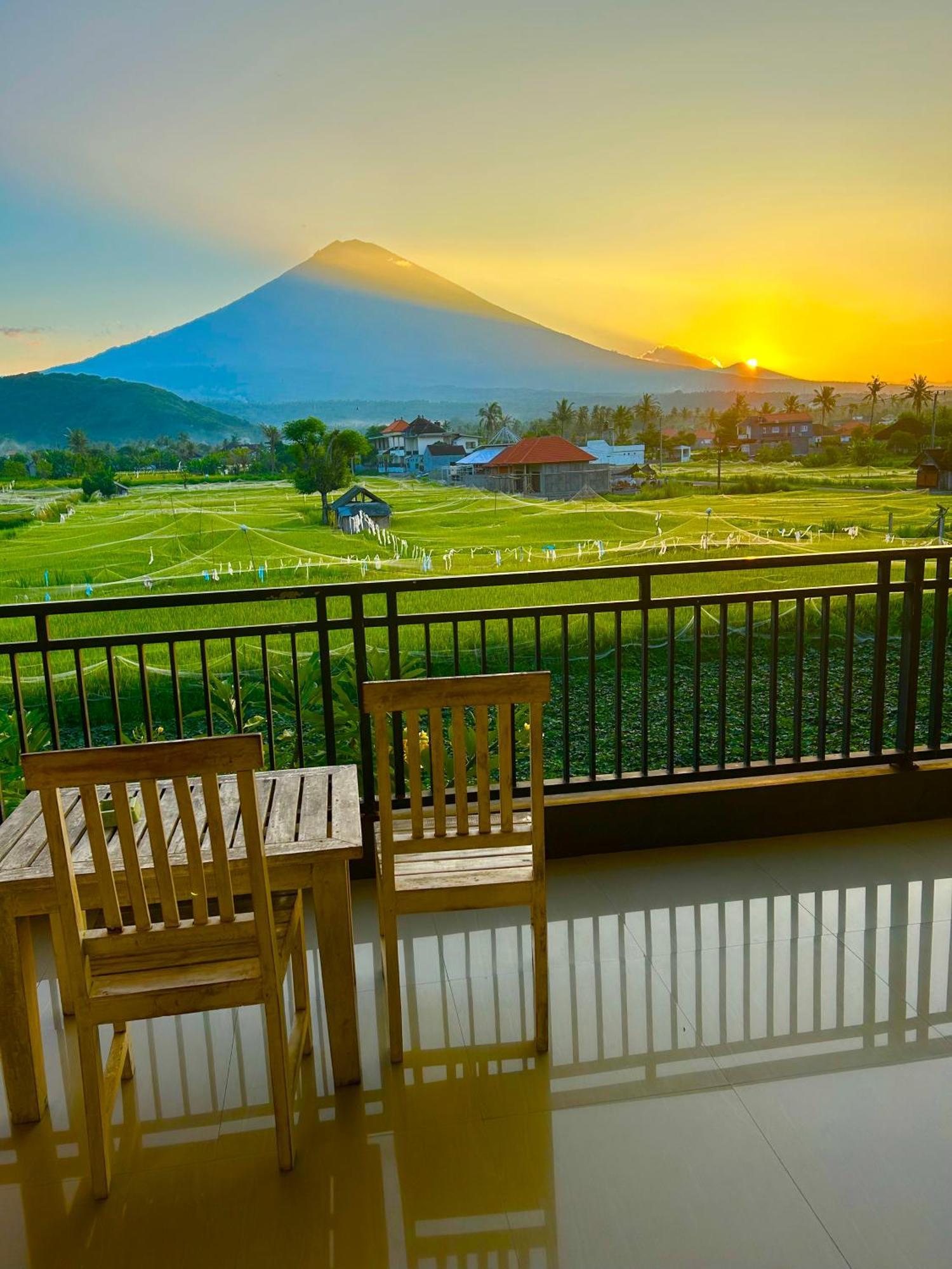 D'Uma Amed Homestay Buitenkant foto