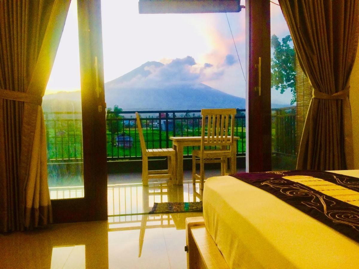 D'Uma Amed Homestay Buitenkant foto
