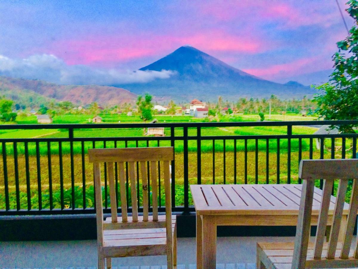 D'Uma Amed Homestay Buitenkant foto