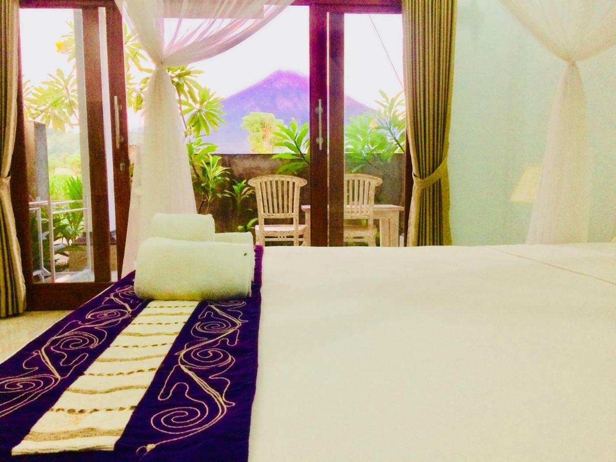 D'Uma Amed Homestay Buitenkant foto