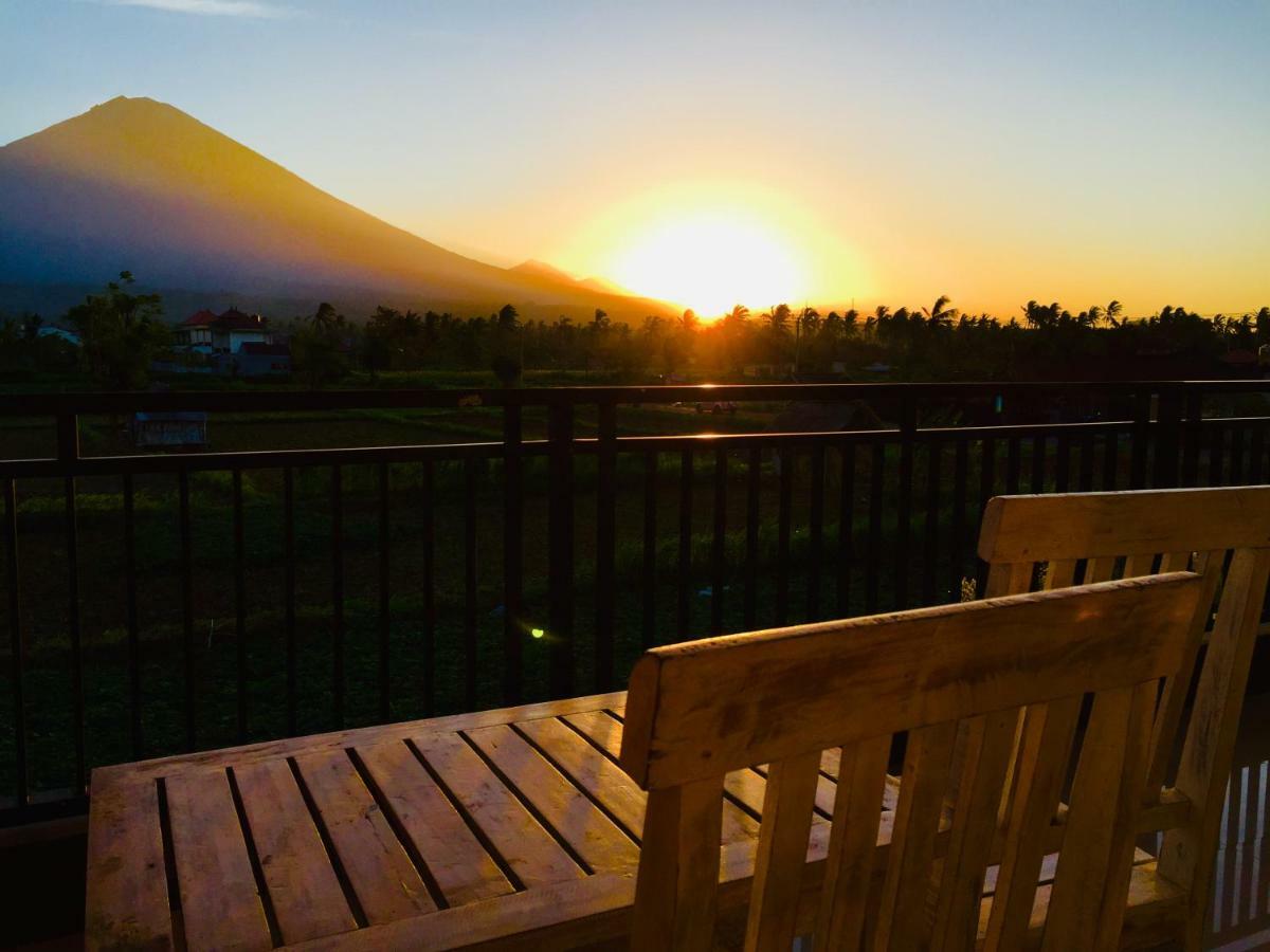 D'Uma Amed Homestay Buitenkant foto