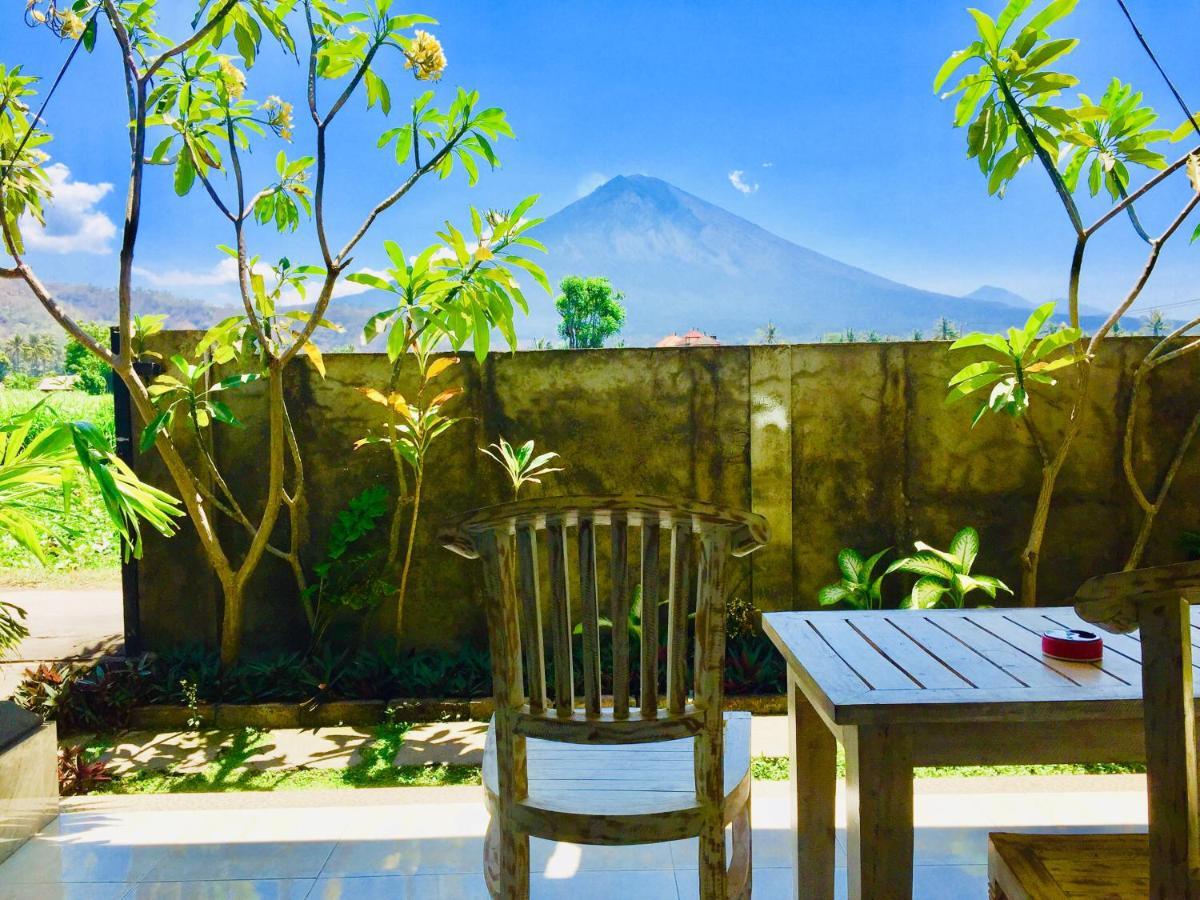 D'Uma Amed Homestay Buitenkant foto