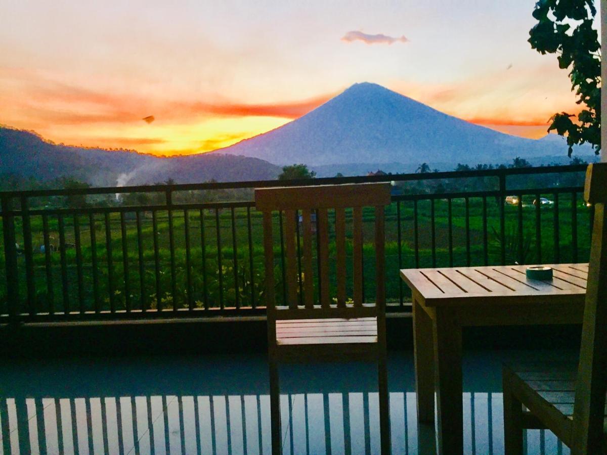 D'Uma Amed Homestay Buitenkant foto
